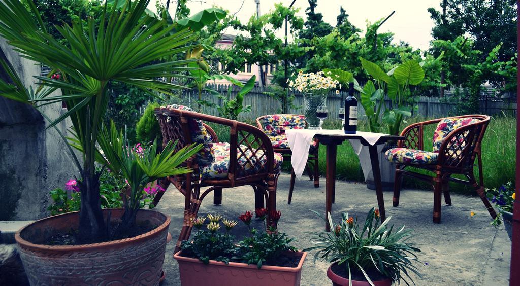 Casa De Khasia Zugdidi Esterno foto