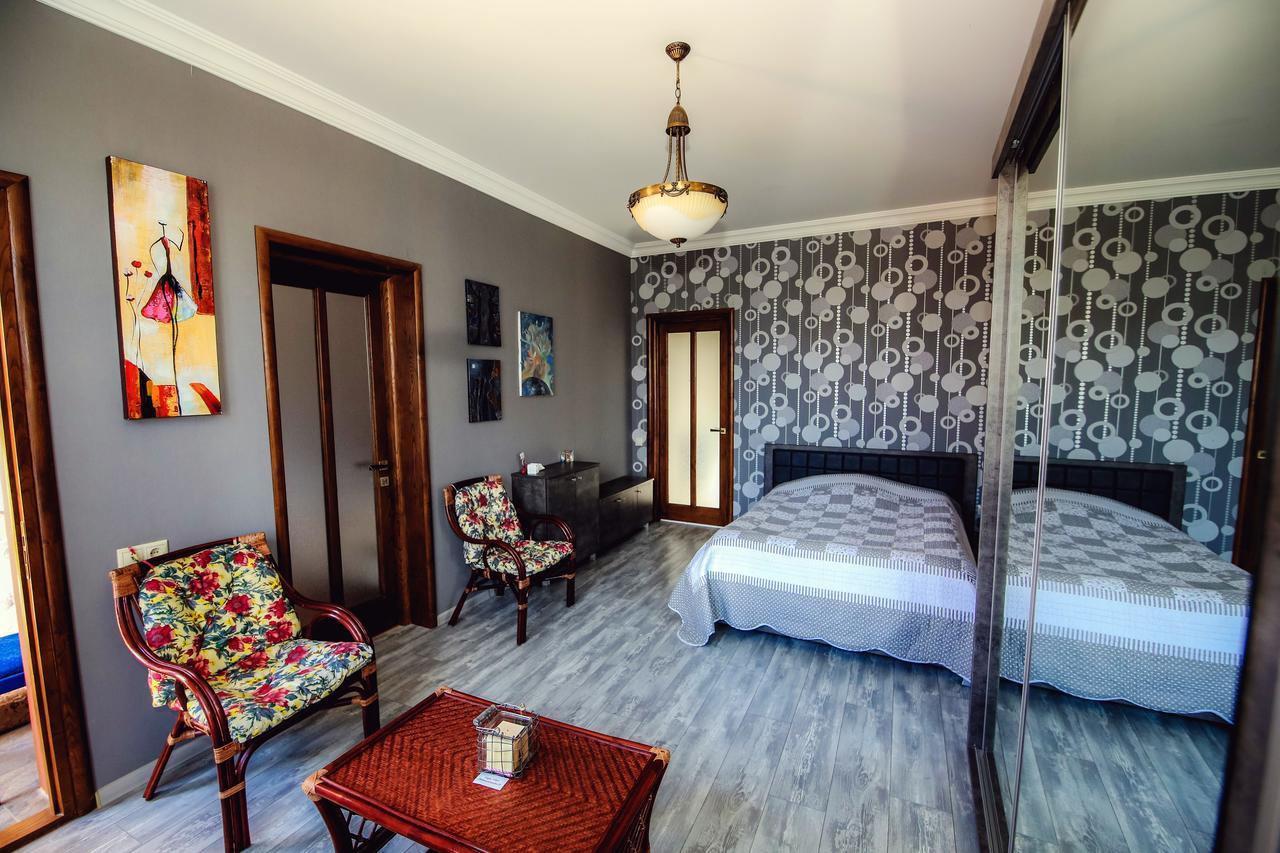Casa De Khasia Zugdidi Esterno foto